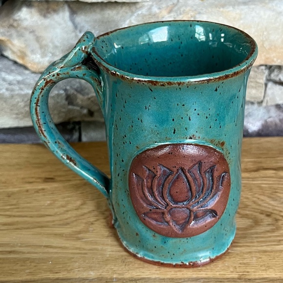 NEW Handcrafted Pottery Lotus Flower Mug Artisan Signed Hand Built Art Yoga 5" - Picture 8 of 9